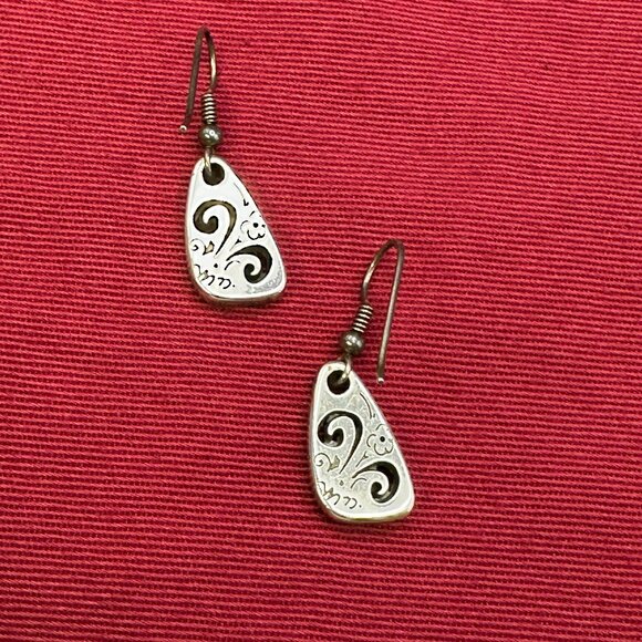 Brighton "Brazilian Hearts Open Swirl Design Dangle Fishhook Earrings - Picture 2 of 8